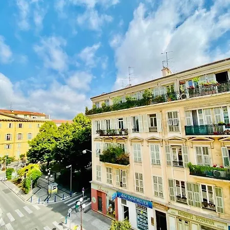 Apartman Spacieux Et - Vieux 5 Mn' A Pied