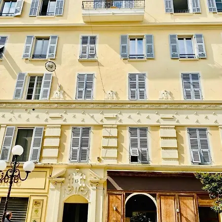 Apartman Spacieux Et - Vieux 5 Mn' A Pied
